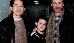 Yu_Suzuki_with_Steven_Spielberg_0
